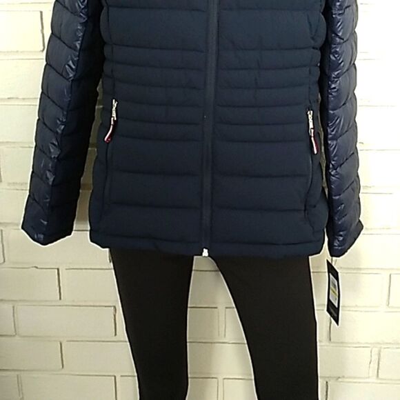 Tommy Hilfiger Hooded Packable Navy Puffer Coat. Size Medium  NWT - Picture 3 of 16